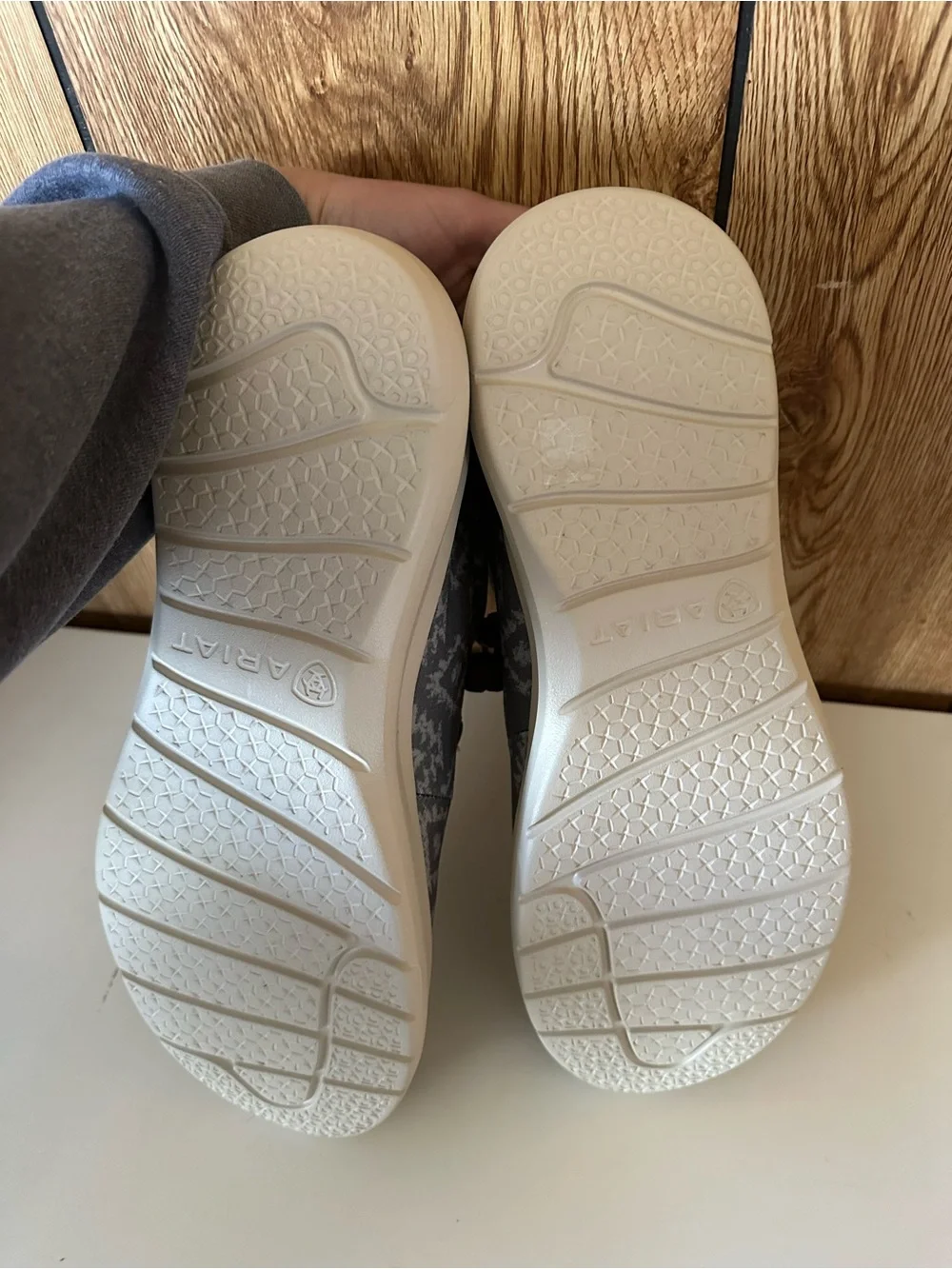 Ariat lightweight slip